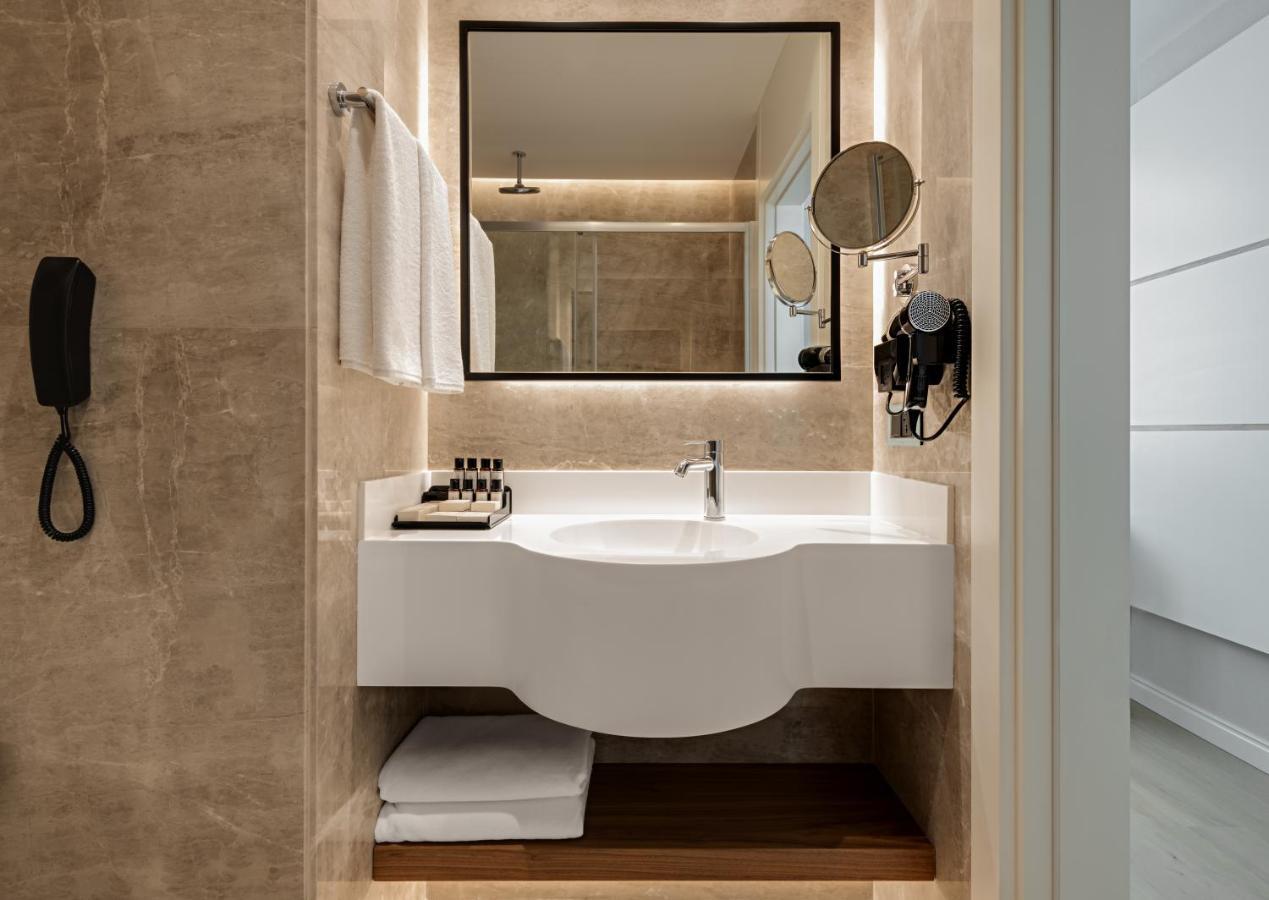 Gleam Collection Hotel Istanbul Exterior photo Bathroom